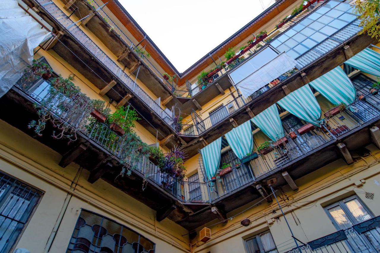 Nella Casa Del Pittore * Turín